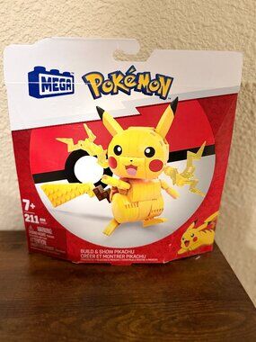 Mega Pokémon Pikachu Building Set 211 Pieces Build & Show Figure NWT